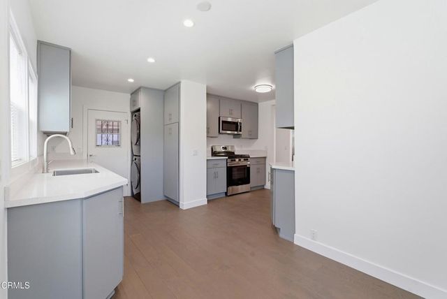 250 S Avenue 55, Los Angeles, CA 90042