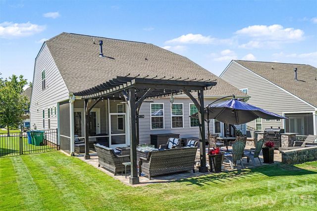 3024 Deep River Way, Waxhaw, NC 28173