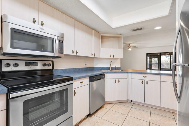 2602 SAVANNAH DRIVE, Plant City, FL 33563