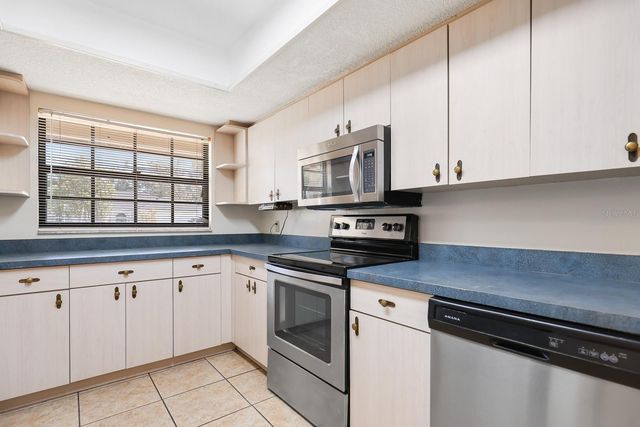 2602 SAVANNAH DRIVE, Plant City, FL 33563