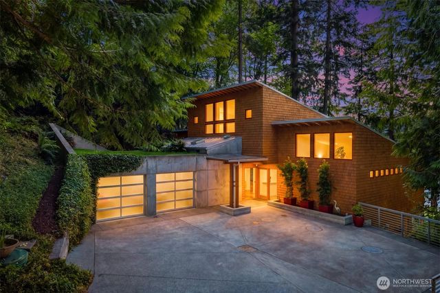 11515 Blue Heron Lane NE, Bainbridge Island, WA 98110