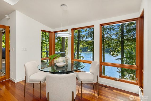 11515 Blue Heron Lane NE, Bainbridge Island, WA 98110