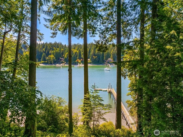11515 Blue Heron Lane NE, Bainbridge Island, WA 98110