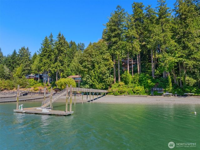 11515 Blue Heron Lane NE, Bainbridge Island, WA 98110