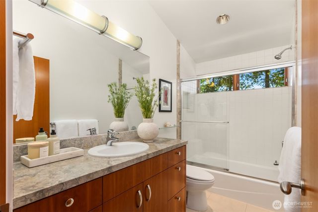 11515 Blue Heron Lane NE, Bainbridge Island, WA 98110