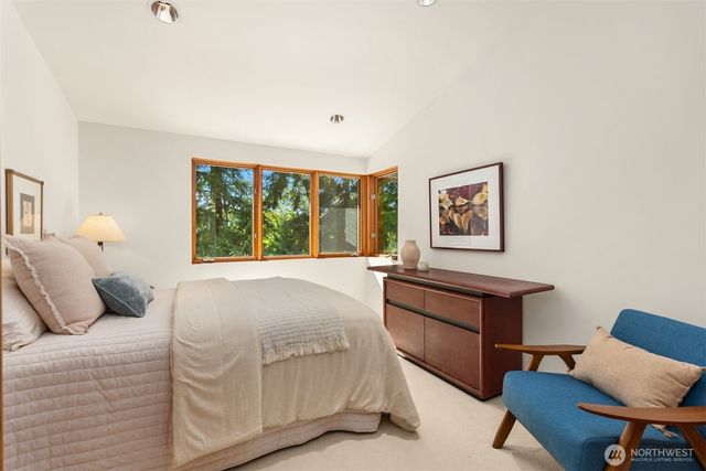 11515 Blue Heron Lane NE, Bainbridge Island, WA 98110