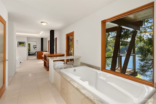 11515 Blue Heron Lane NE, Bainbridge Island, WA 98110