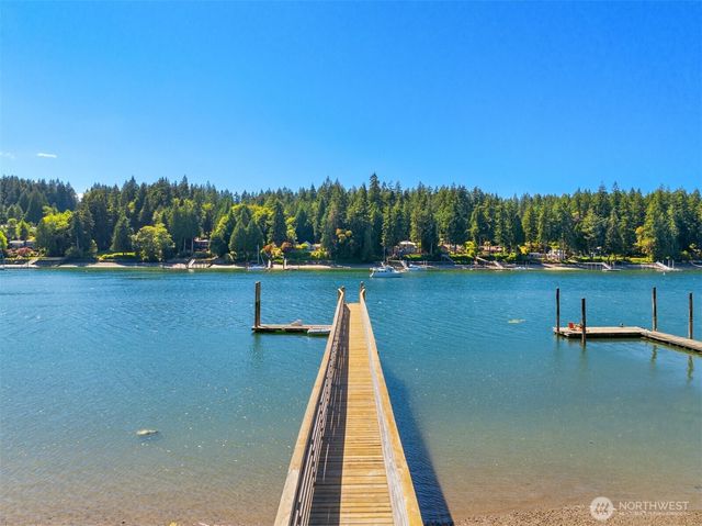 11515 Blue Heron Lane NE, Bainbridge Island, WA 98110