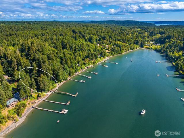 11515 Blue Heron Lane NE, Bainbridge Island, WA 98110