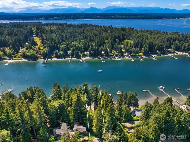 11515 Blue Heron Lane NE, Bainbridge Island, WA 98110
