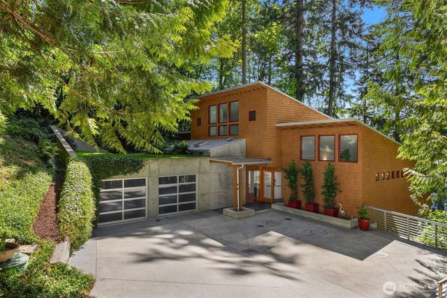 11515 Blue Heron Lane NE, Bainbridge Island, WA 98110