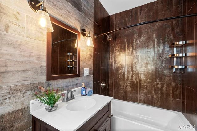 2842 Victor Street, St Louis, MO 63104