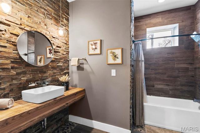 2842 Victor Street, St Louis, MO 63104