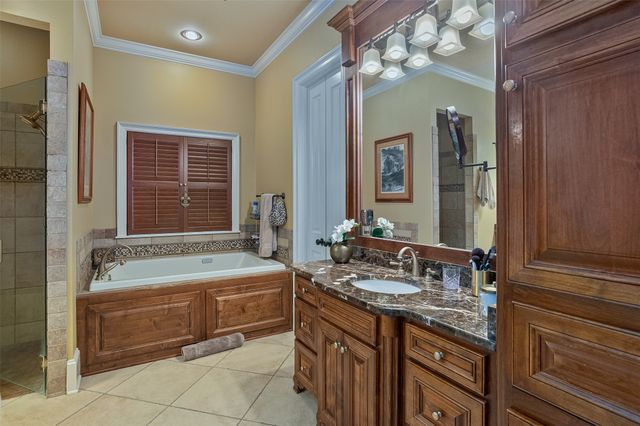 112 Vieux Carre, Bossier City, LA 71111