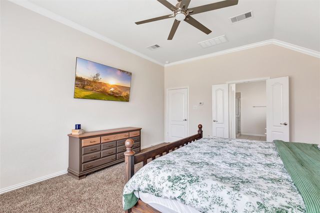 9518 Wincrest Drive, Mont Belvieu, TX 77523