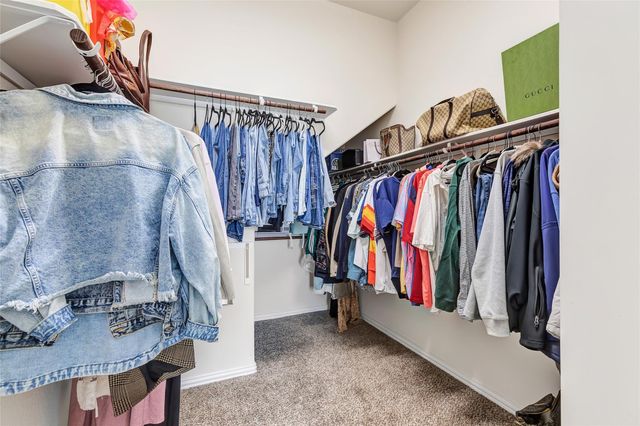 9518 Wincrest Drive, Mont Belvieu, TX 77523