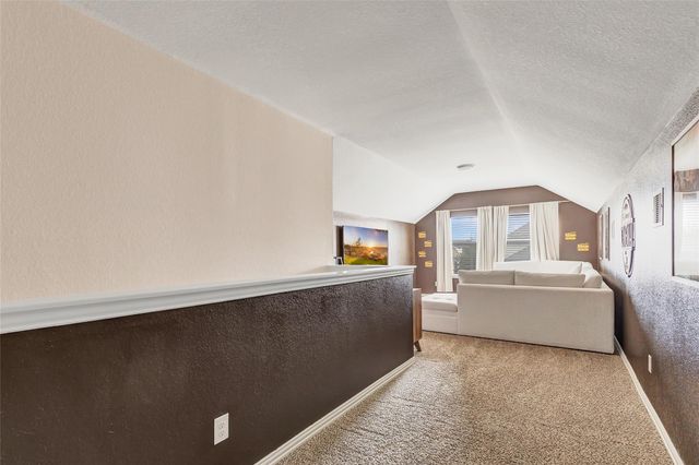 9518 Wincrest Drive, Mont Belvieu, TX 77523