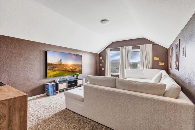 9518 Wincrest Drive, Mont Belvieu, TX 77523