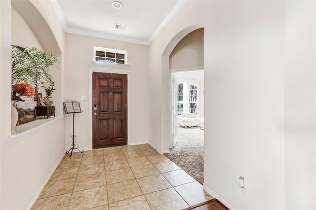 9518 Wincrest Drive, Mont Belvieu, TX 77523