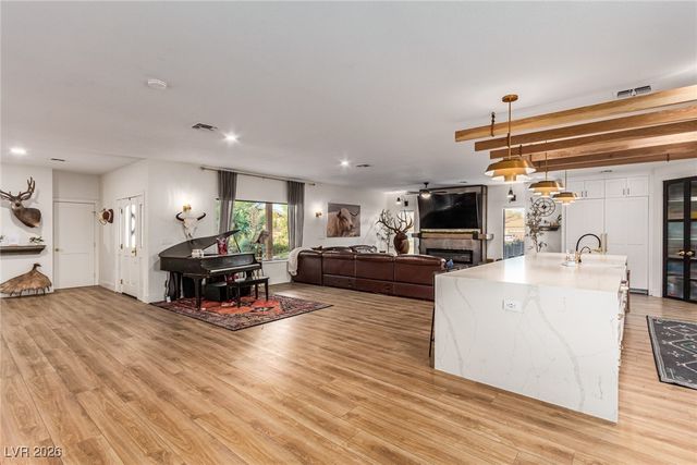 6681 Mustang Street, Las Vegas, NV 89131