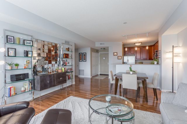 545 N 1st Street 403, Minneapolis, MN 55401