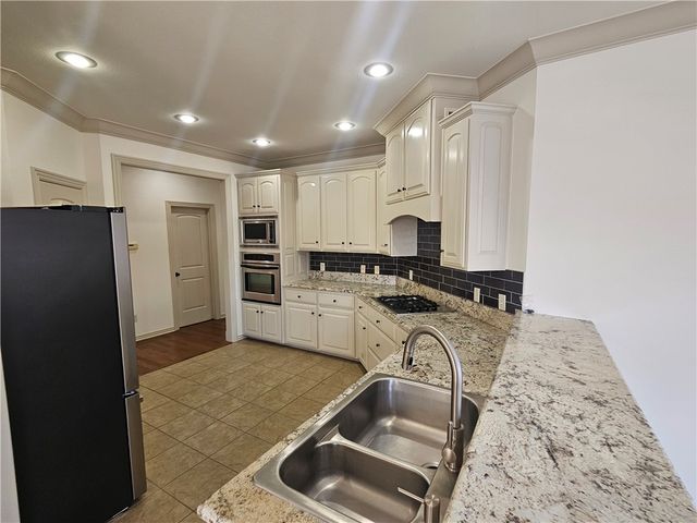 2311 Mont Blanc Avenue, Rogers, AR 72758