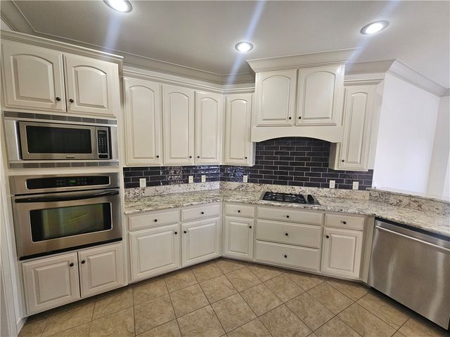 2311 Mont Blanc Avenue, Rogers, AR 72758