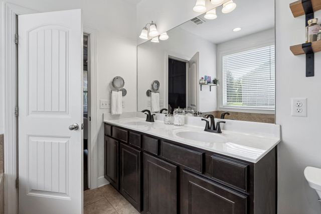 2293 Dewey Dr, Spring Hill, TN 37174