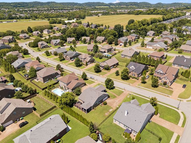 2293 Dewey Dr, Spring Hill, TN 37174
