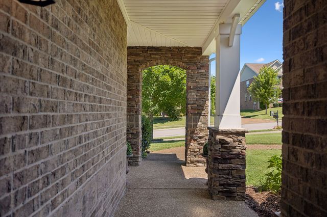 2293 Dewey Dr, Spring Hill, TN 37174