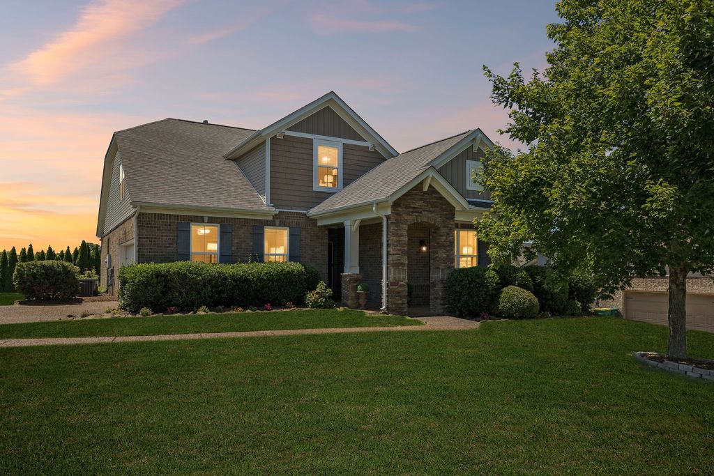 2293 Dewey Dr, Spring Hill, TN 37174
