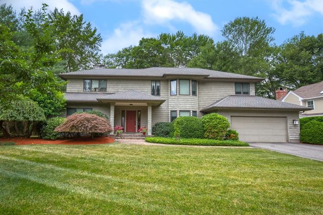 70 Tennyson Dr, Longmeadow, MA 01106