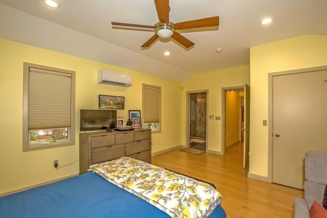 70 Tennyson Dr, Longmeadow, MA 01106