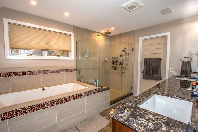 70 Tennyson Dr, Longmeadow, MA 01106