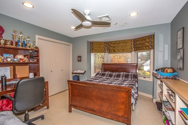 70 Tennyson Dr, Longmeadow, MA 01106