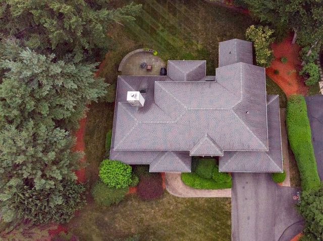 70 Tennyson Dr, Longmeadow, MA 01106