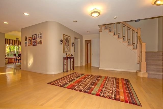 70 Tennyson Dr, Longmeadow, MA 01106