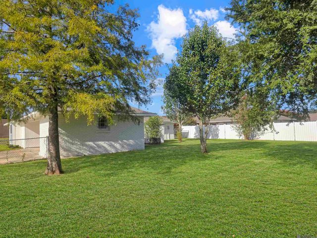 15502 Firewood Dr, Baton Rouge, LA 70816