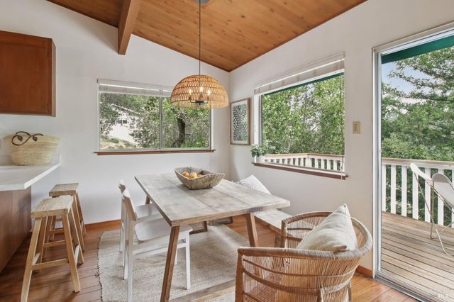 34 Fair Dr, San Rafael, CA 94901