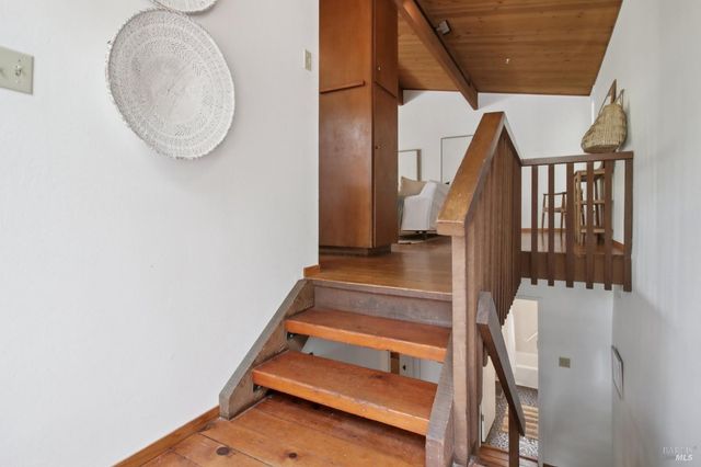 34 Fair Dr, San Rafael, CA 94901