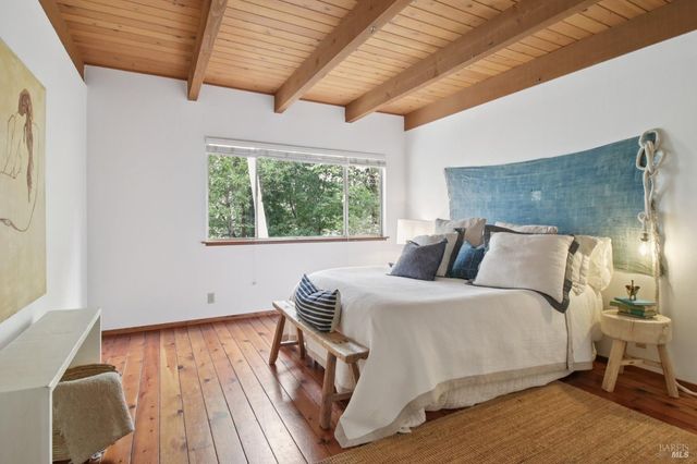 34 Fair Dr, San Rafael, CA 94901