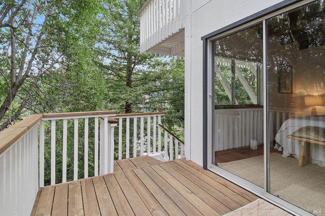 34 Fair Dr, San Rafael, CA 94901