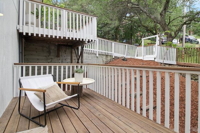 34 Fair Dr, San Rafael, CA 94901