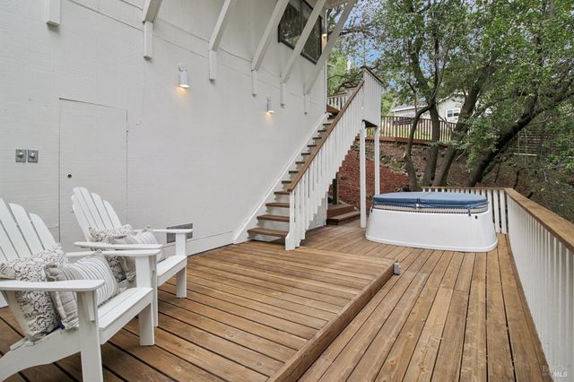 34 Fair Dr, San Rafael, CA 94901