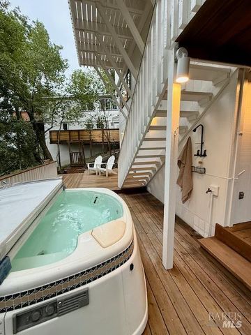 34 Fair Dr, San Rafael, CA 94901