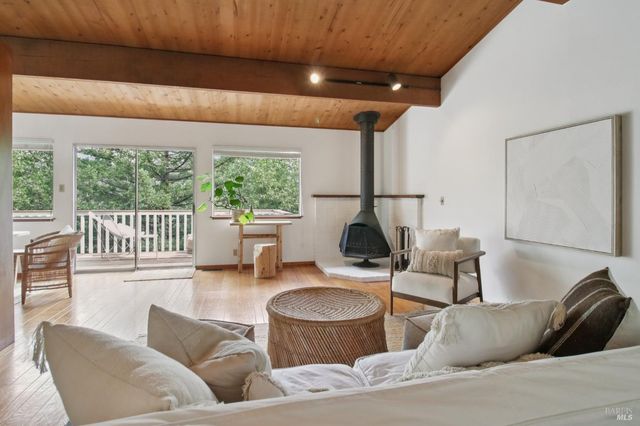 34 Fair Dr, San Rafael, CA 94901