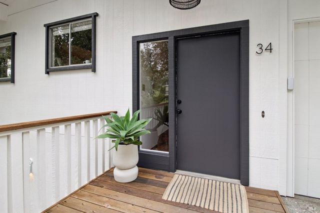 34 Fair Dr, San Rafael, CA 94901