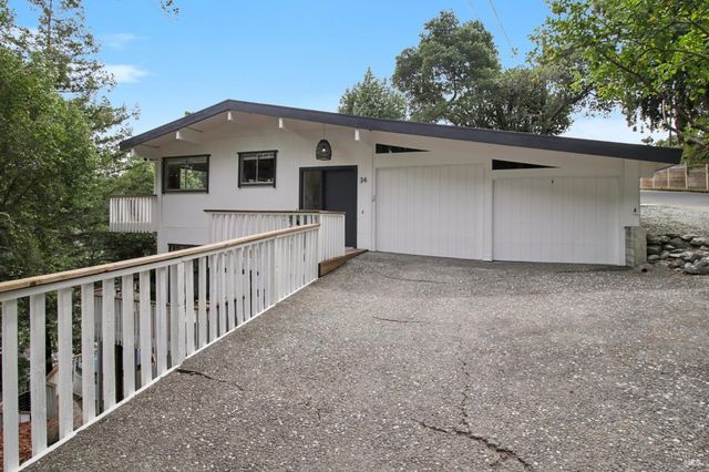 34 Fair Dr, San Rafael, CA 94901