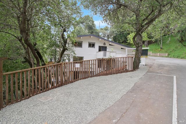 34 Fair Dr, San Rafael, CA 94901