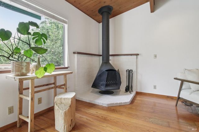 34 Fair Dr, San Rafael, CA 94901